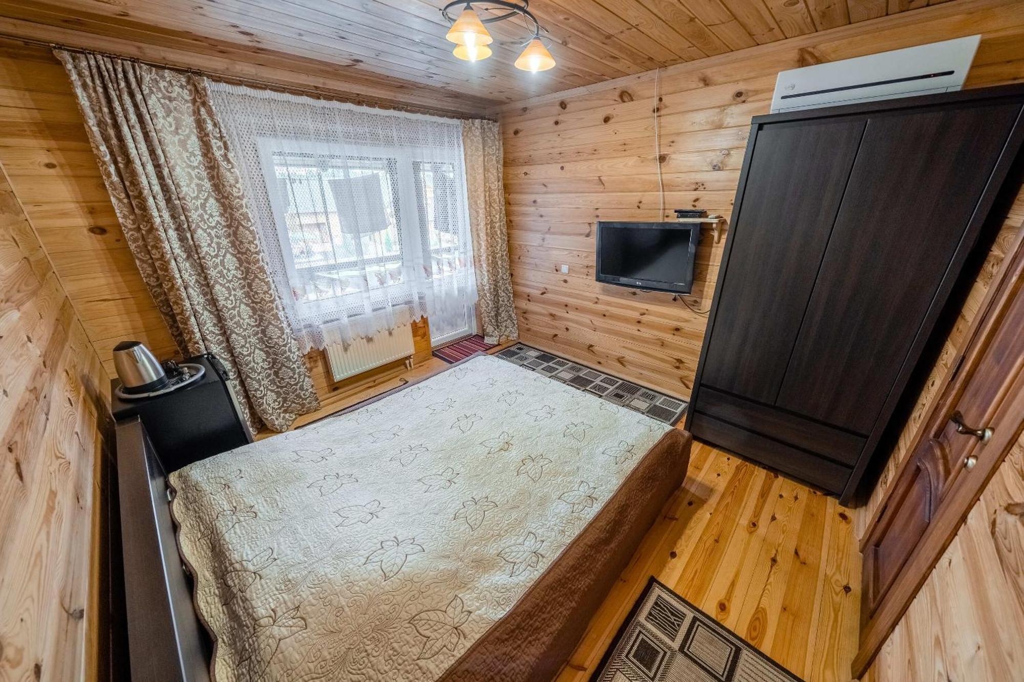 Сосновий Бір Svityaz' Quarto foto